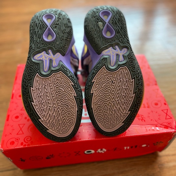 Nike Kyrie Infinity Amethyst Wave/Metallic Gold Men’s Size 8, Like New - Picture 2 of 8